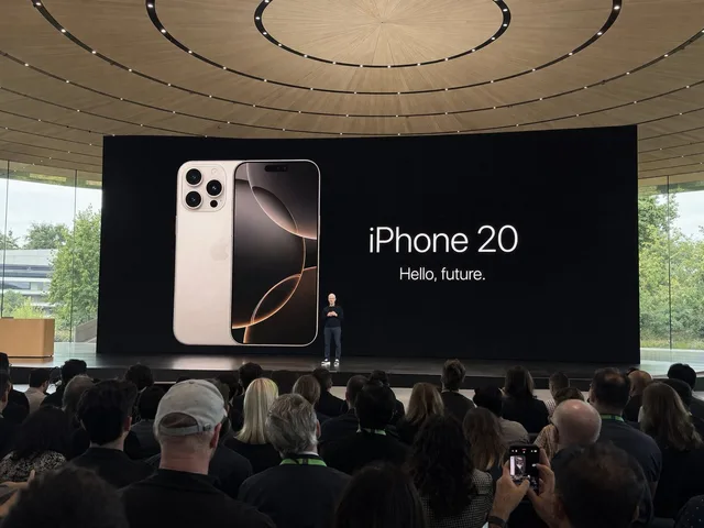 งานเปิดตัว iPhone: ทิม คุก ที่ Apple Park (ภาพไอโฟน)