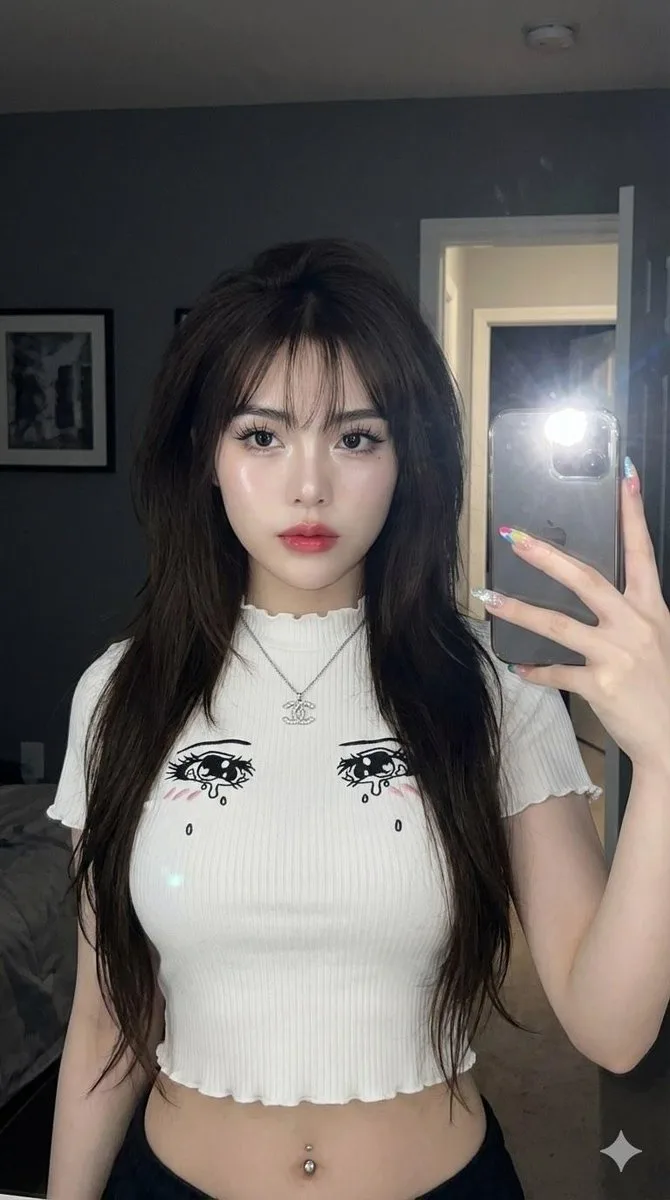 สาวแซ่บซนในห้องมืด แฟลชส่องถ่ายเซลฟี่ 1