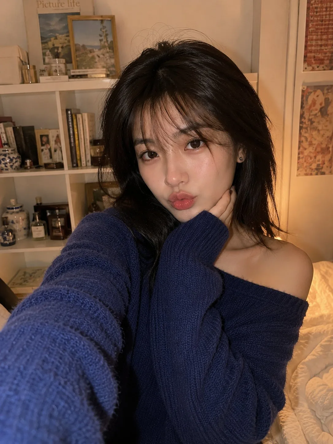 เซลฟี่สาวเอเชียในห้องนอนอบอุ่น 1