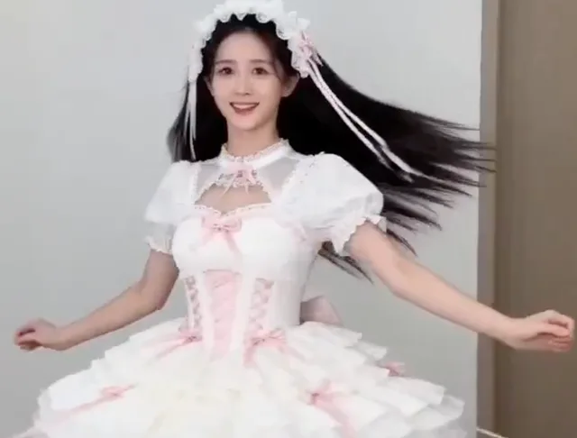 สาวน้อยร่าเริงแปลงโฉม 10 วินาที 10 สไตล์