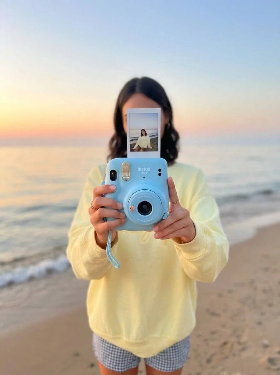 ภาพโพลารอยด์ Fujifilm Instax ริมหาดตอนพระอาทิตย์ตก 1