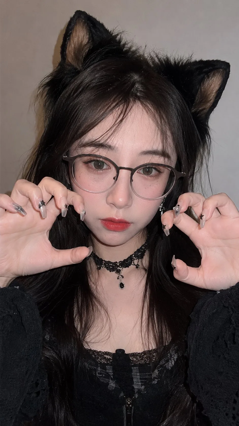 สาวกอธิคหูแมว/หูจิ้งจอก: ภาพเหมือนจริง 2