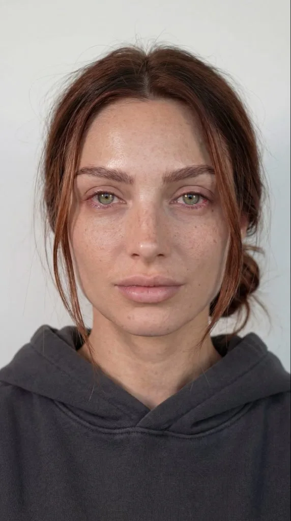 สาวผมแดงตาสีเขียว: ภาพเหมือนจริงระดับอัลตร้า 1