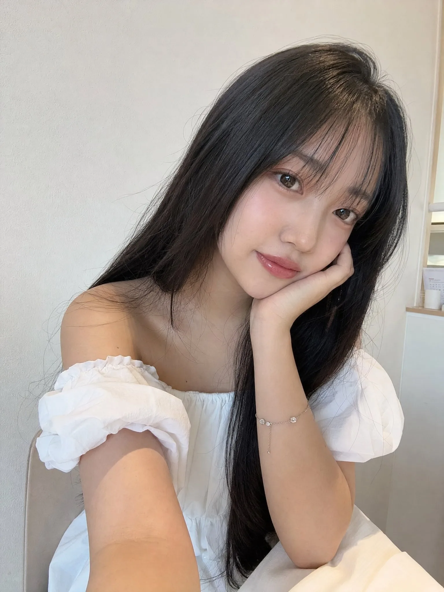 สาวญี่ปุ่นถ่ายเซลฟี่ในห้อง สวยหวานละมุน 1