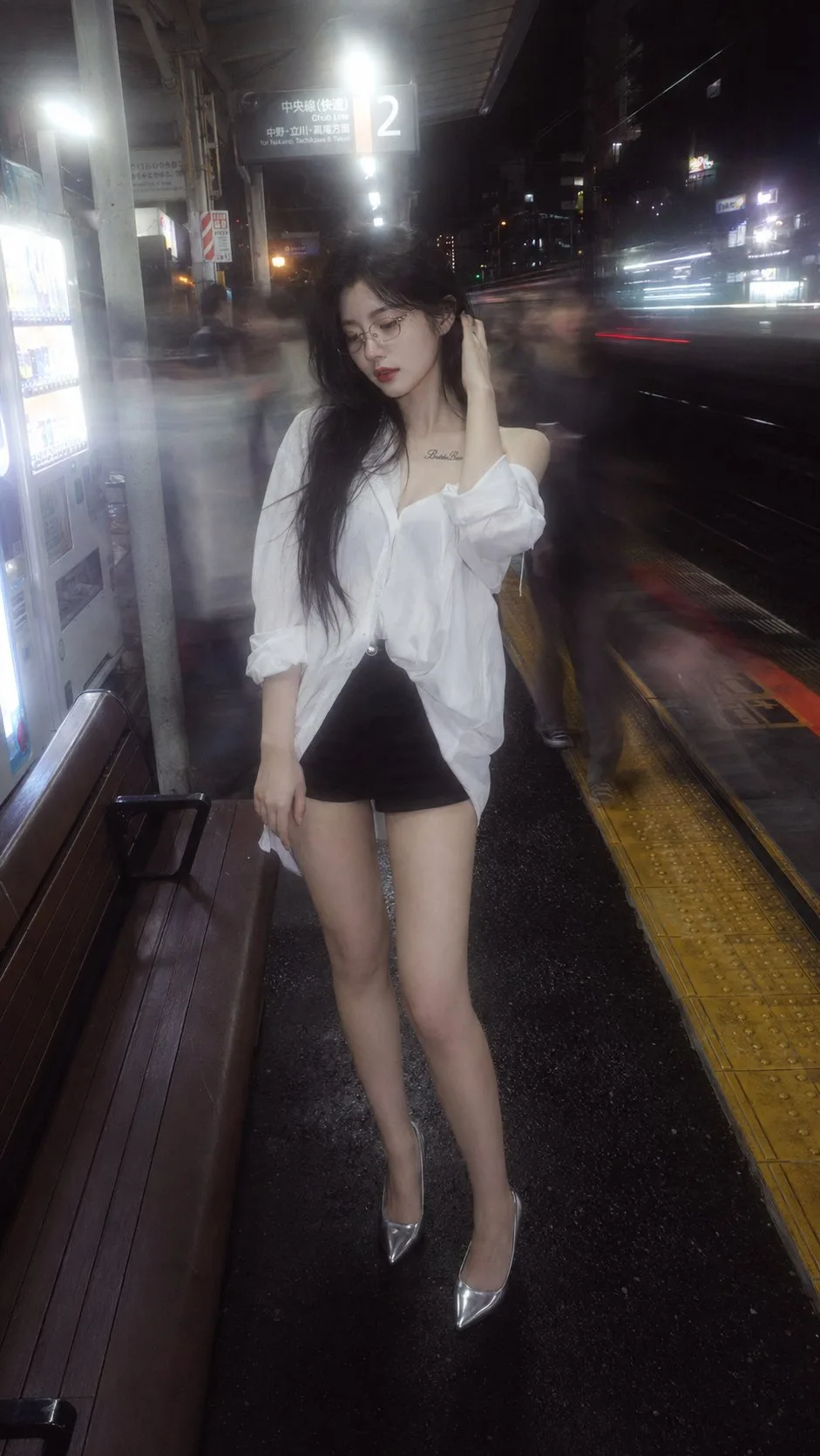 ไอดอลญี่ปุ่น สไตลิสต์แฟชั่น ถ่ายภาพพอร์ตเทรต สถานีรถไฟยามดึก 1