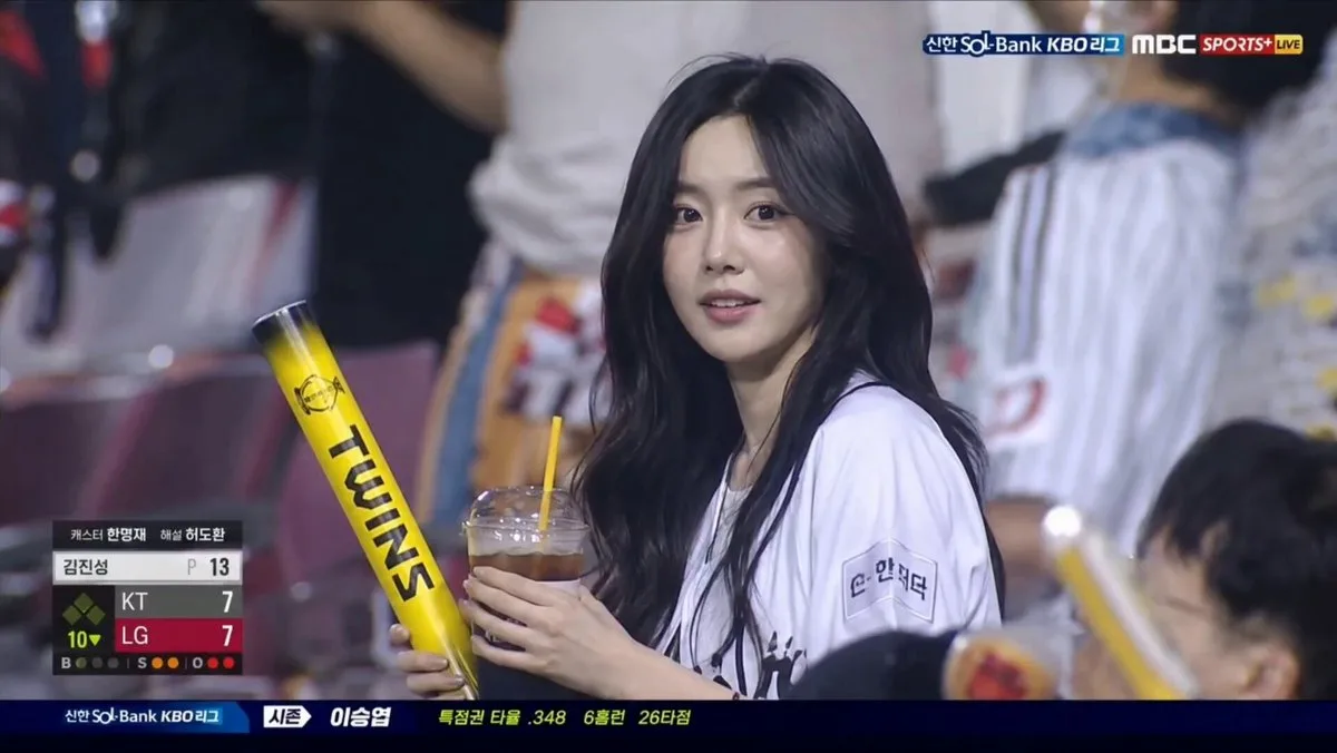 สาวเกาหลีสุดสวยในจอถ่ายทอดสดเบสบอล KBO 1