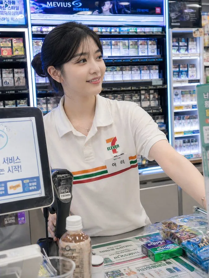 แคชเชียร์สาวเกาหลีในร้านสะดวกซื้อ 1