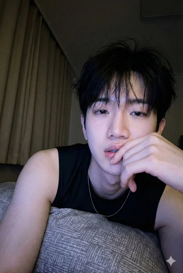 เซลฟี่มือถือในความมืด: แสงสลัว กับความง่วงเหงา