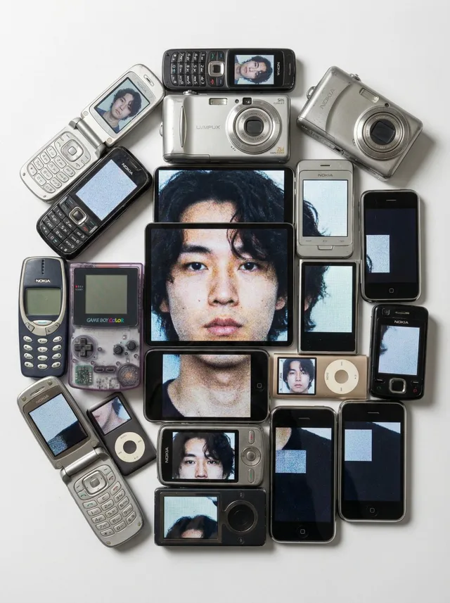 สาวพิกเซล Y2K สไตล์เครื่องใช้ไฟฟ้ายุค 2000
