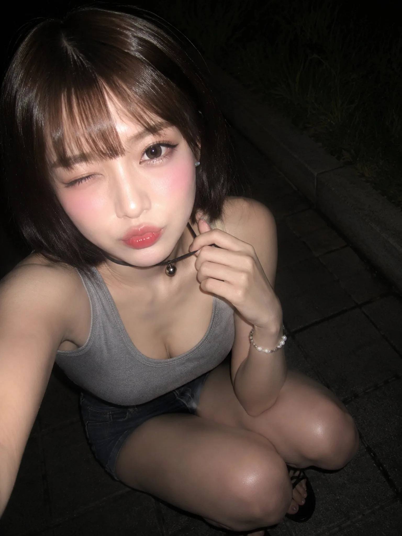 สาวขี้เล่น ตาขยิบ แฟลชมืดค่ำ 1