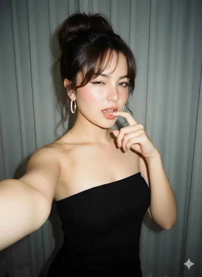 เซลฟี่สาวสวยในห้อง 1