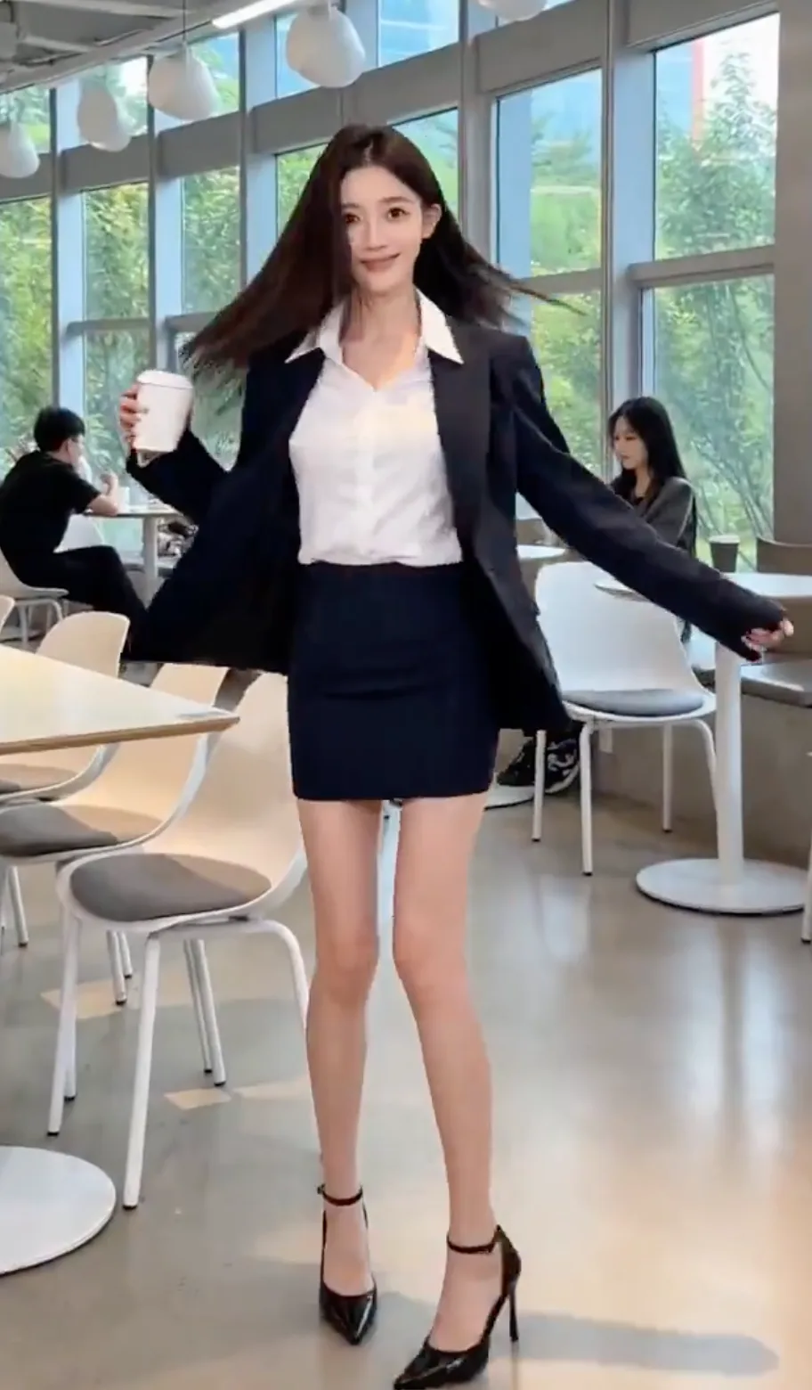 เปลี่ยนลุคฉับไว: แฟชั่นสีสันสดใสข้ามกาลเวลา 1