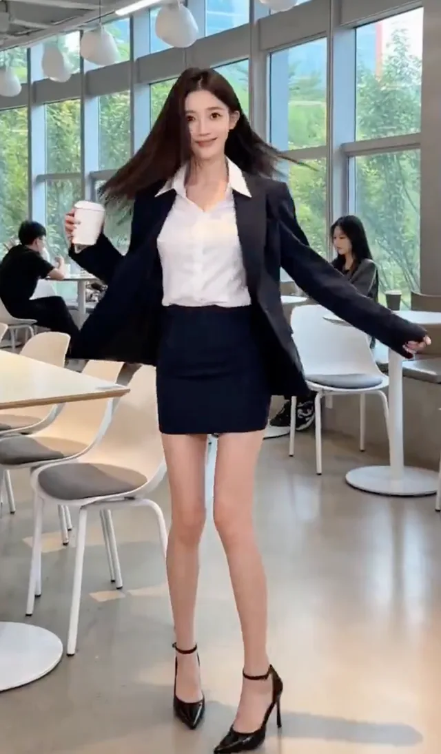 เปลี่ยนลุคฉับไว: แฟชั่นสีสันสดใสข้ามกาลเวลา