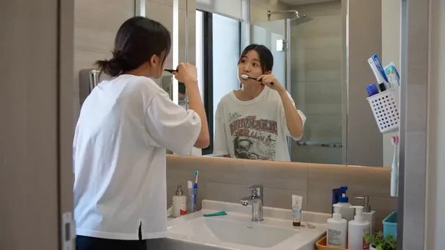 เงาสะท้อนในกระจกที่มีชีวิต