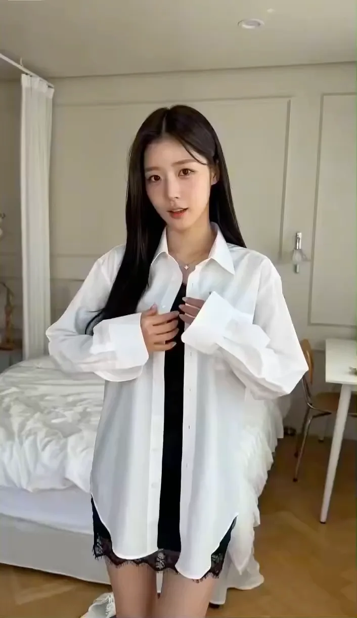สาวสวยมินิเดรสลูกไม้ เขินอายกล้อง 1