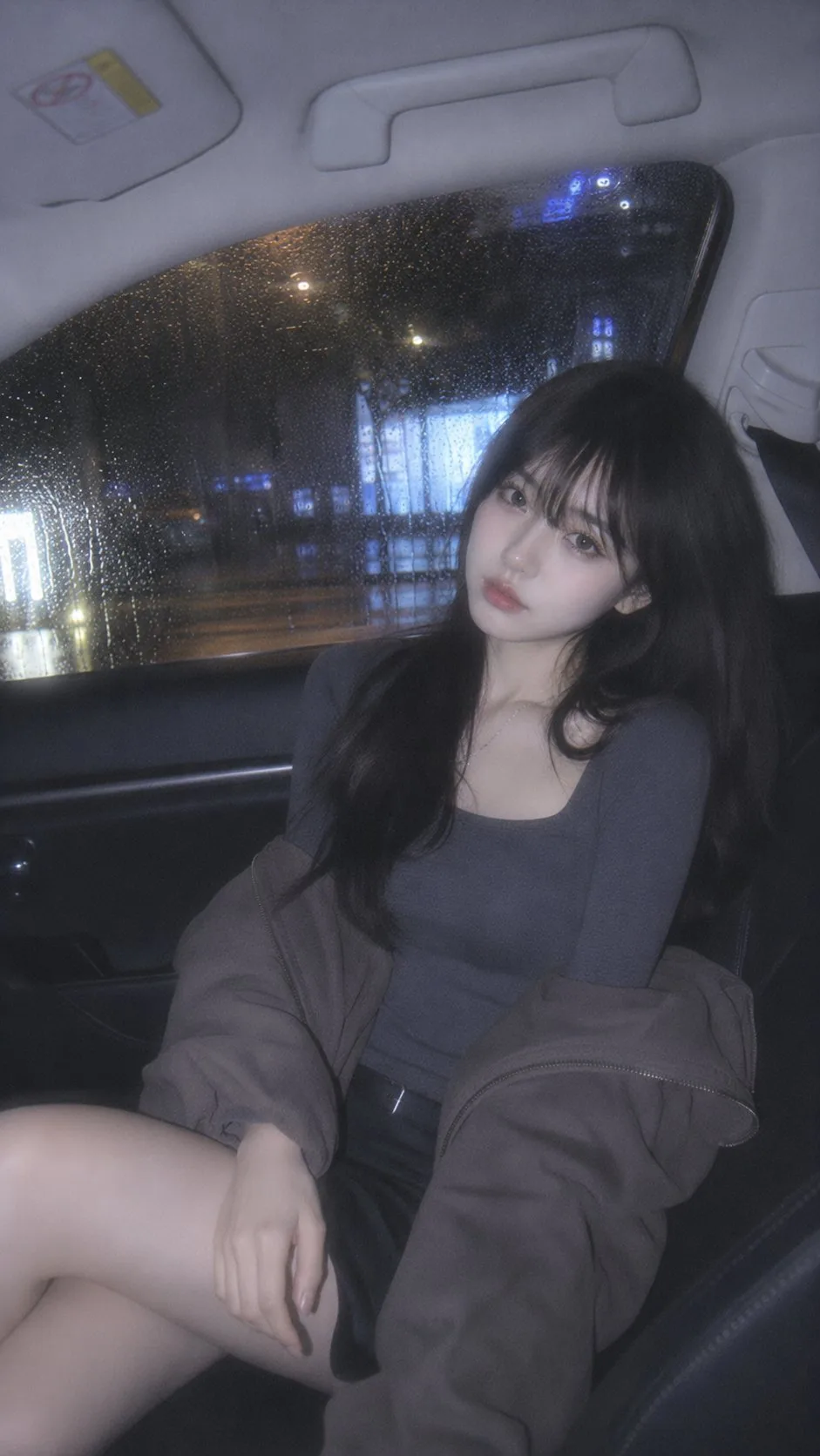 รูปถ่ายในรถยนต์คืนฝนพรำ ฟีล CCD แสงนวล 1