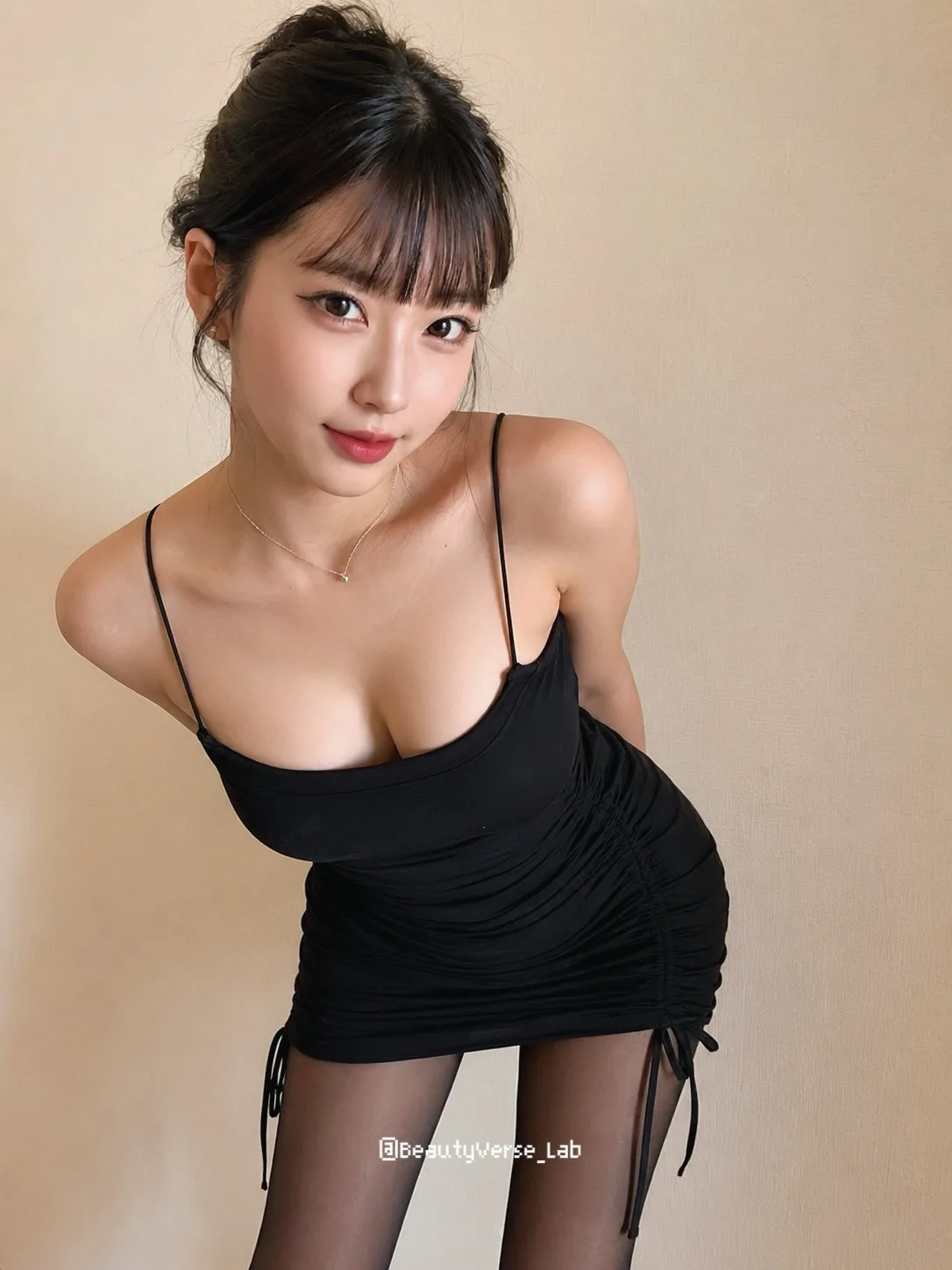 สาวญี่ปุ่นสวยสะกด ถ่ายครึ่งตัวในร่ม 1