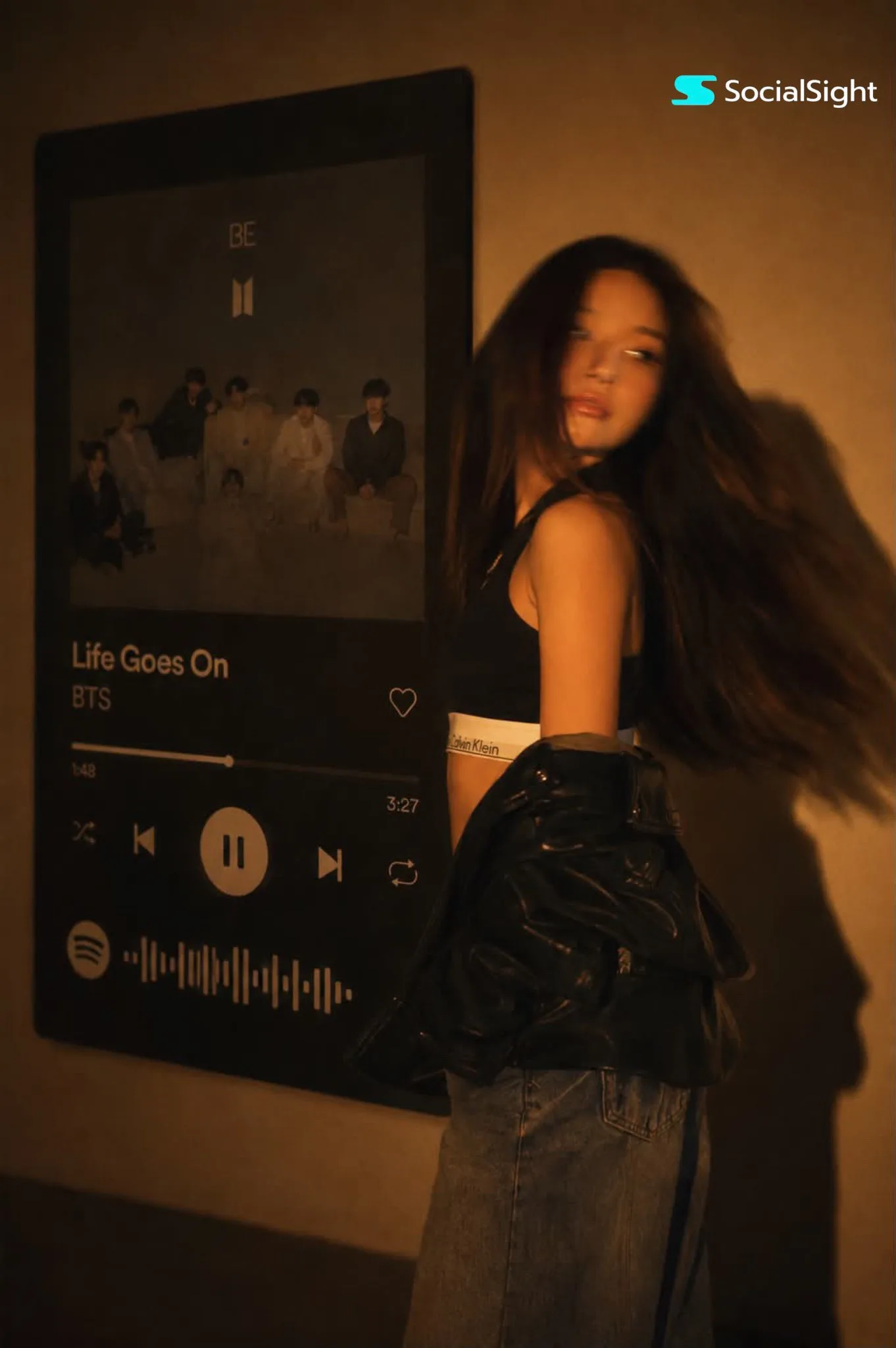 สาวแฟชั่นกับ Spotify: ภาพถ่ายบุคคลสุดหรู 1