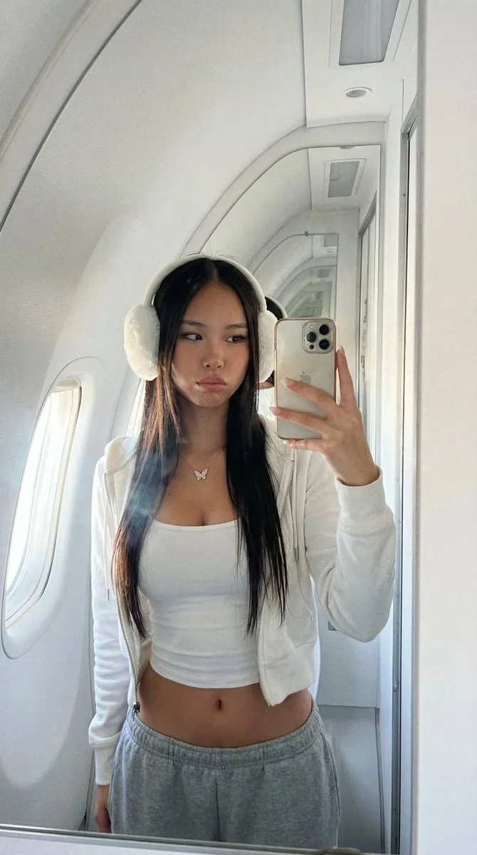 เซลฟี่สาวในเจ็ตส่วนตัวสุดหรู 1
