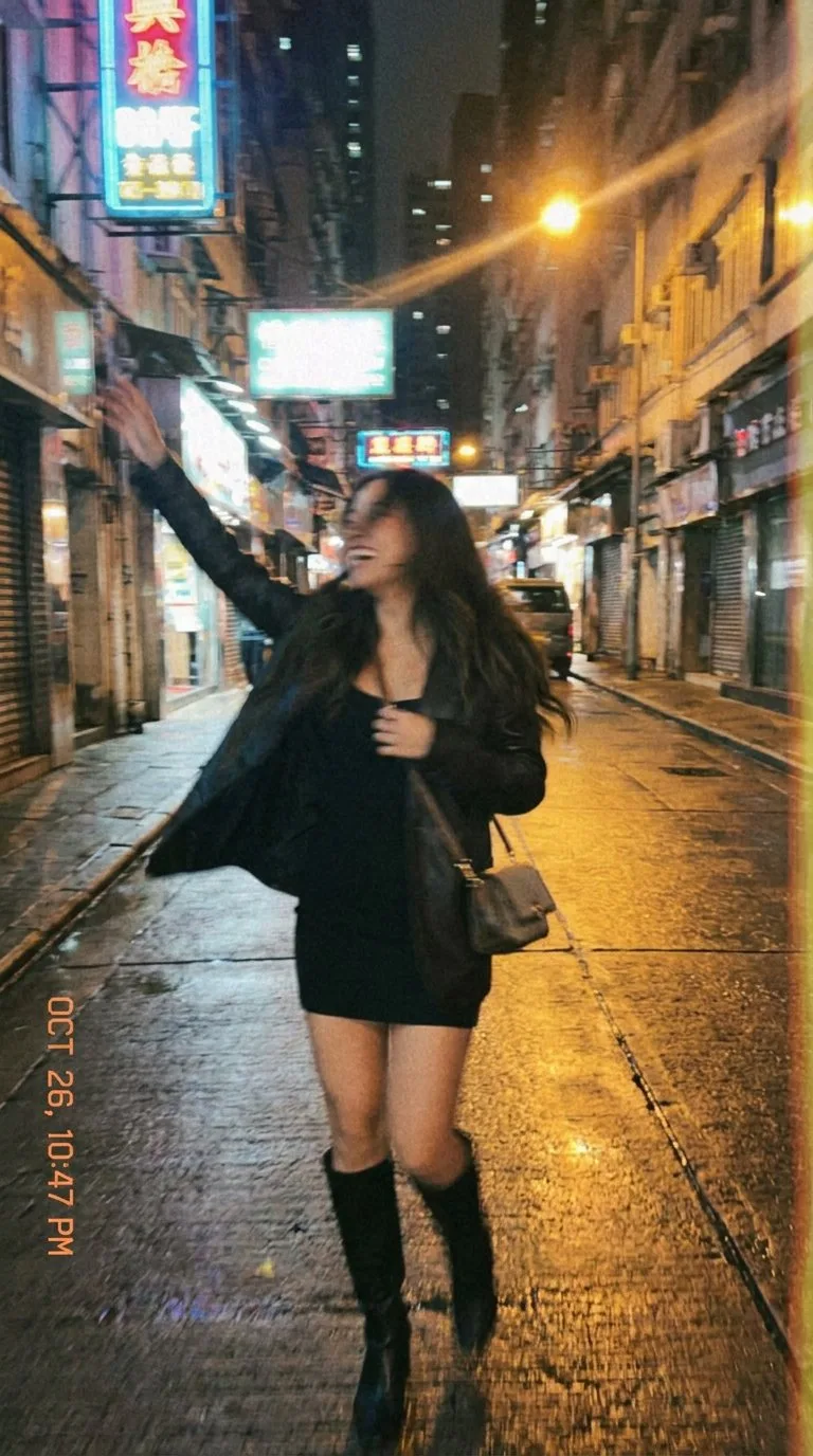 สาวสวยเบลอเพราะการเคลื่อนไหวในยามค่ำคืน 2