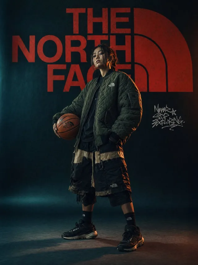 โปสเตอร์แบรนด์ The North Face: สตรีทแฟชันสุดคูล
