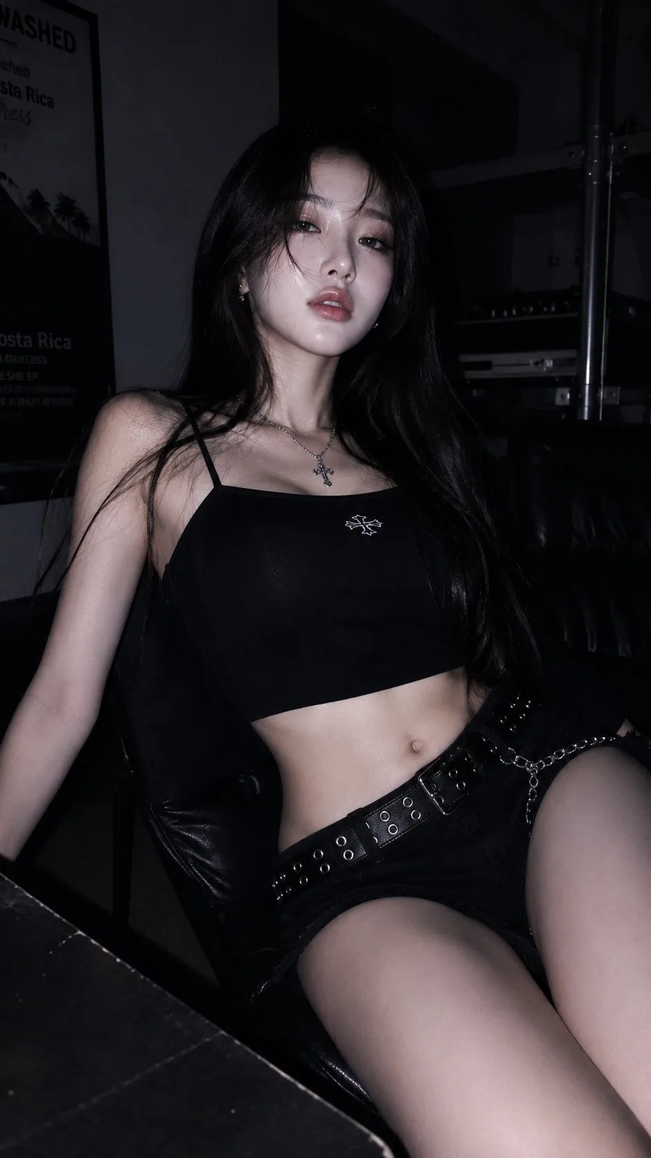 สาวเกาหลี Y2K ในแสงสียามค่ำคืน 1